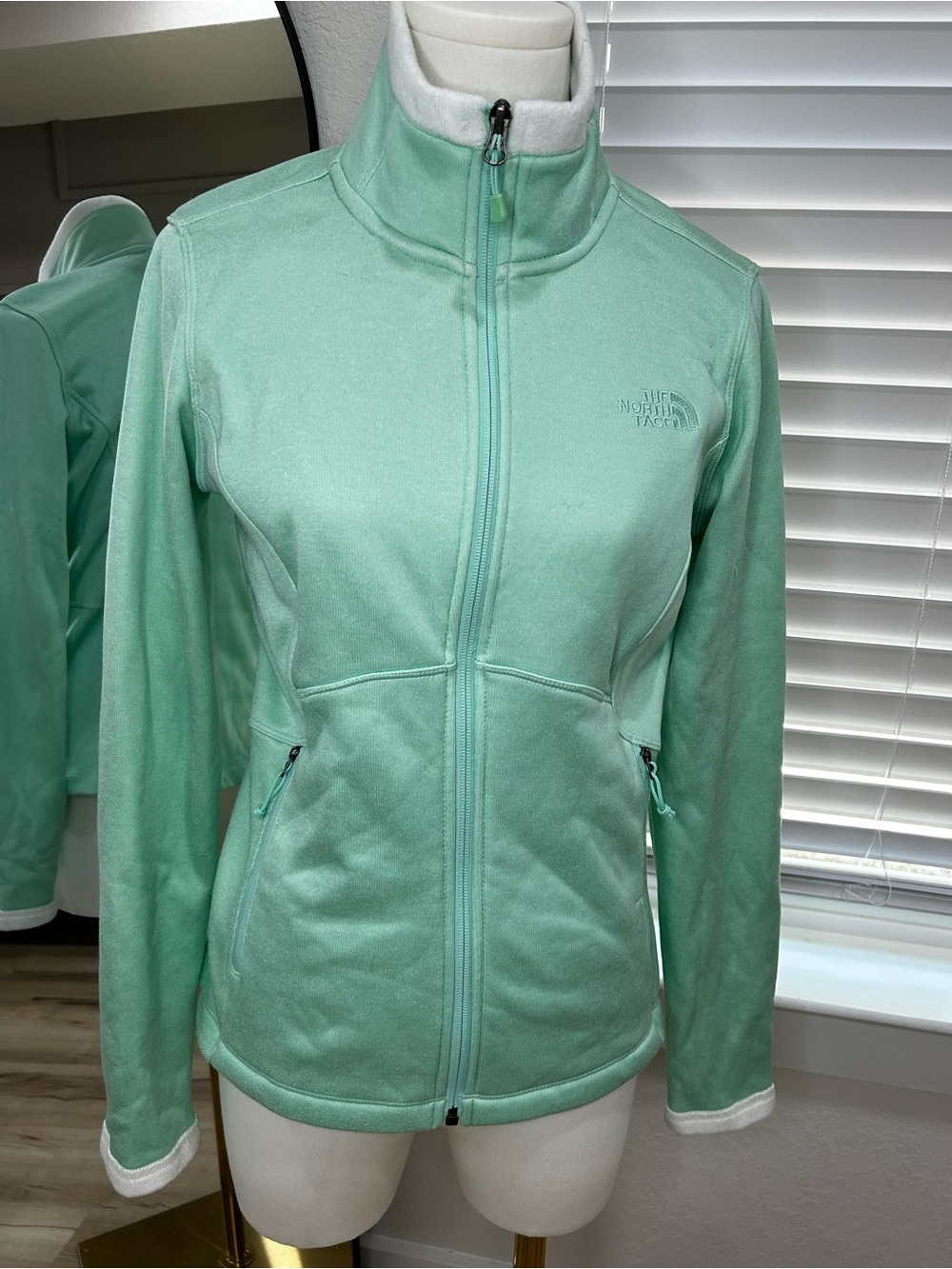 The North Face Women's Mint Green Full-Zip Fleece Jacket with High Collar